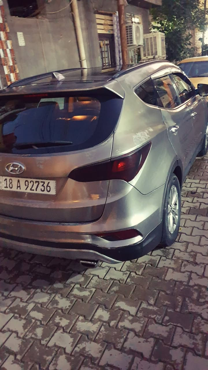السلام عليكم
سنتافي 2018سبورت وارد امريكي فول مواصفات 
٢٤٠٠ GDi
رقم بابل انكليزي سنويه ٢٠٣١ هزة جديدة 
كير ومكينه وحداديه وتايرات وتبريد مكفولات 
السيارة خير من الله 
١. بنوراما 
٢.حساسات امامي خلفي رادار كامرات ٣٦٠ رادار جانبي
٣.. ٤ وضعيات قيادة 
٤.كشنات امامي  تدفئه وتبريد خلفي تدفئه فقط.... تبريدقطعتين   
٥..كراسي كهرباء جنطه كهرباء

السيارة صبغ حزام وبيهة جرادات مثل ما موضح ب الصور 
او تريد فيديو ادزلك ..السيارة بكربلاء ب اسم اخوي مداور ثاني يوم السعر....١١٥ وبيها مجال كلش قليل. 
..
***********
