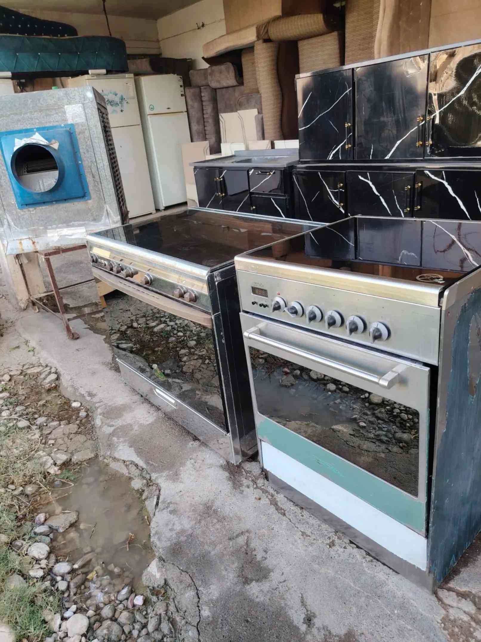 بضاعة اليوم الجمعه تابعوا البث اسعار  فلس ونص معرض البركه فرع الحله  العنوان بابل سدة الهندية منطقة المهناوية  ***********

نص مكتوب في الصور:
- 4+3
- 5 و نص + 4
- 6+30و3
- 3 ونص + 5