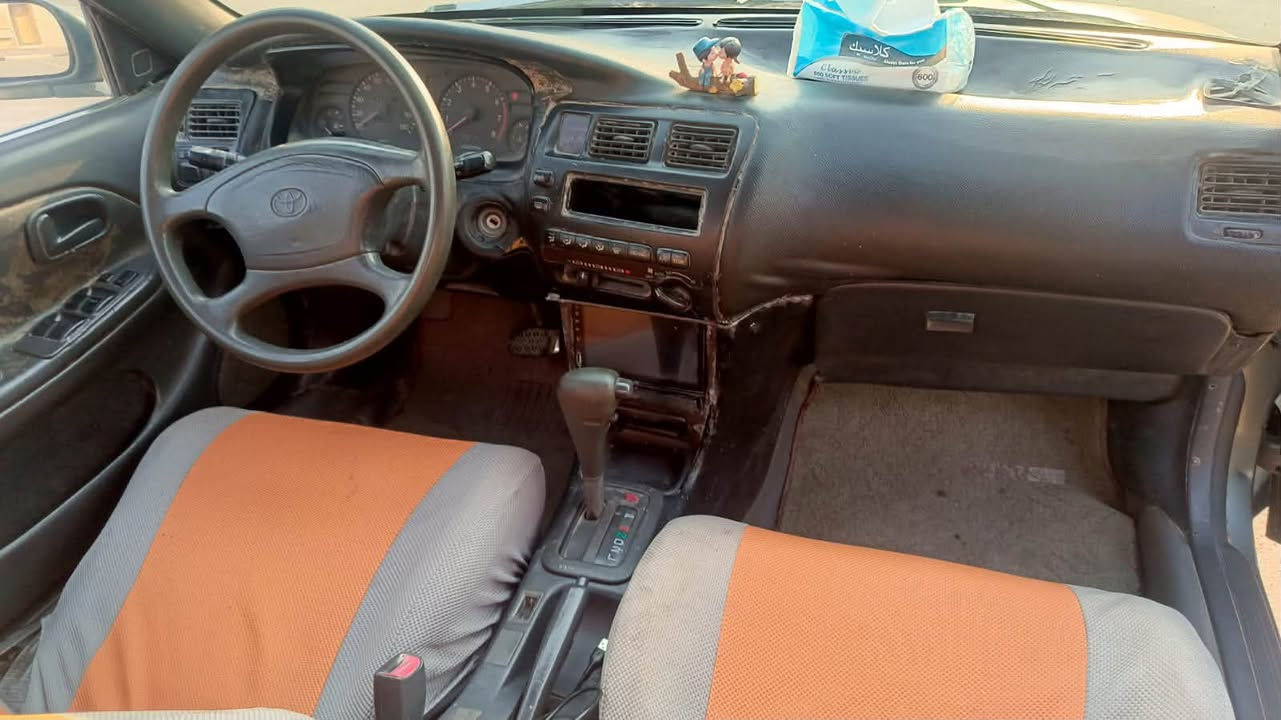 السلام عليكم 
تويوتا كولاره 1991 
بدون صبغ 
بدون كص 
نضيفه جدآ 
مكينه بيها نقص قليل 
رقم بصرة تحويل ثاني يوم 
بيها جراد بلبنيد 
السعر 45 ورقه 
***********
***********
البصرة // الزبير
