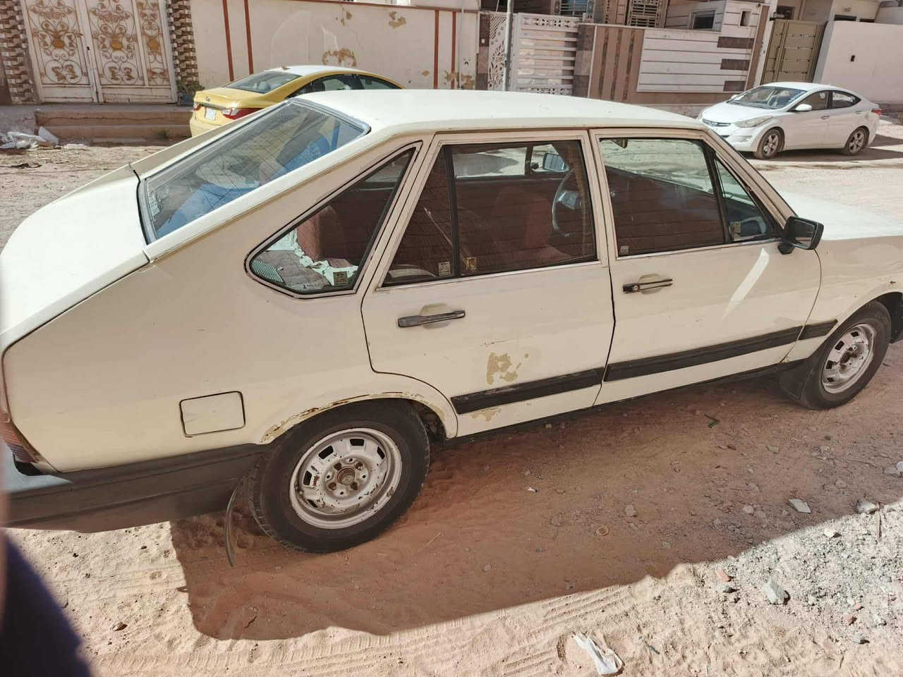 للبيع شرط المداور السعر ٢٠ ورقه وبيه مجال مكان السياره النجف ***********
