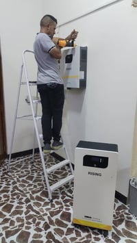 رايزنك • انفيرتر ١١ كيلو • بطارية ١٥ كيلو