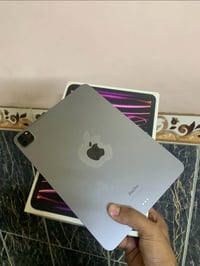 آيباد ١١ برو • معالج M2 • ١٢٨ جيجا