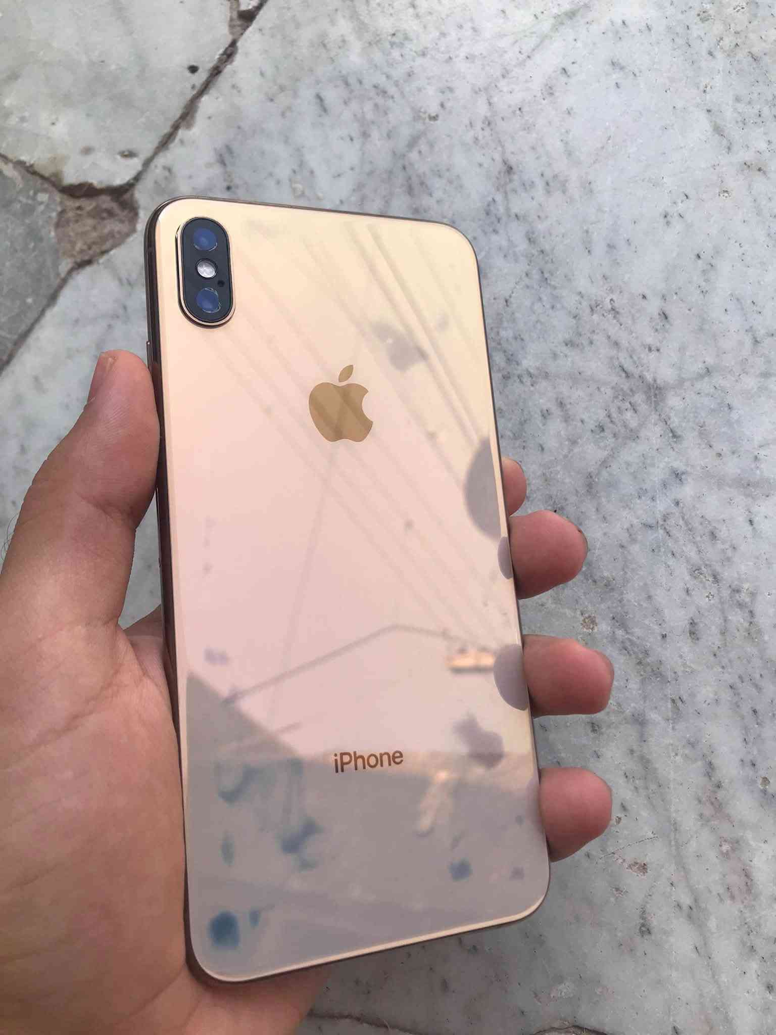 اكس ماكس للبيع نضيف ذاكره ٢٥٦ كلشي ما مبدل بطاريه ٧٤ بلاد جهاز مرتب كلشي شغال سعر ١٧٥ مكاني قرنه ***********
