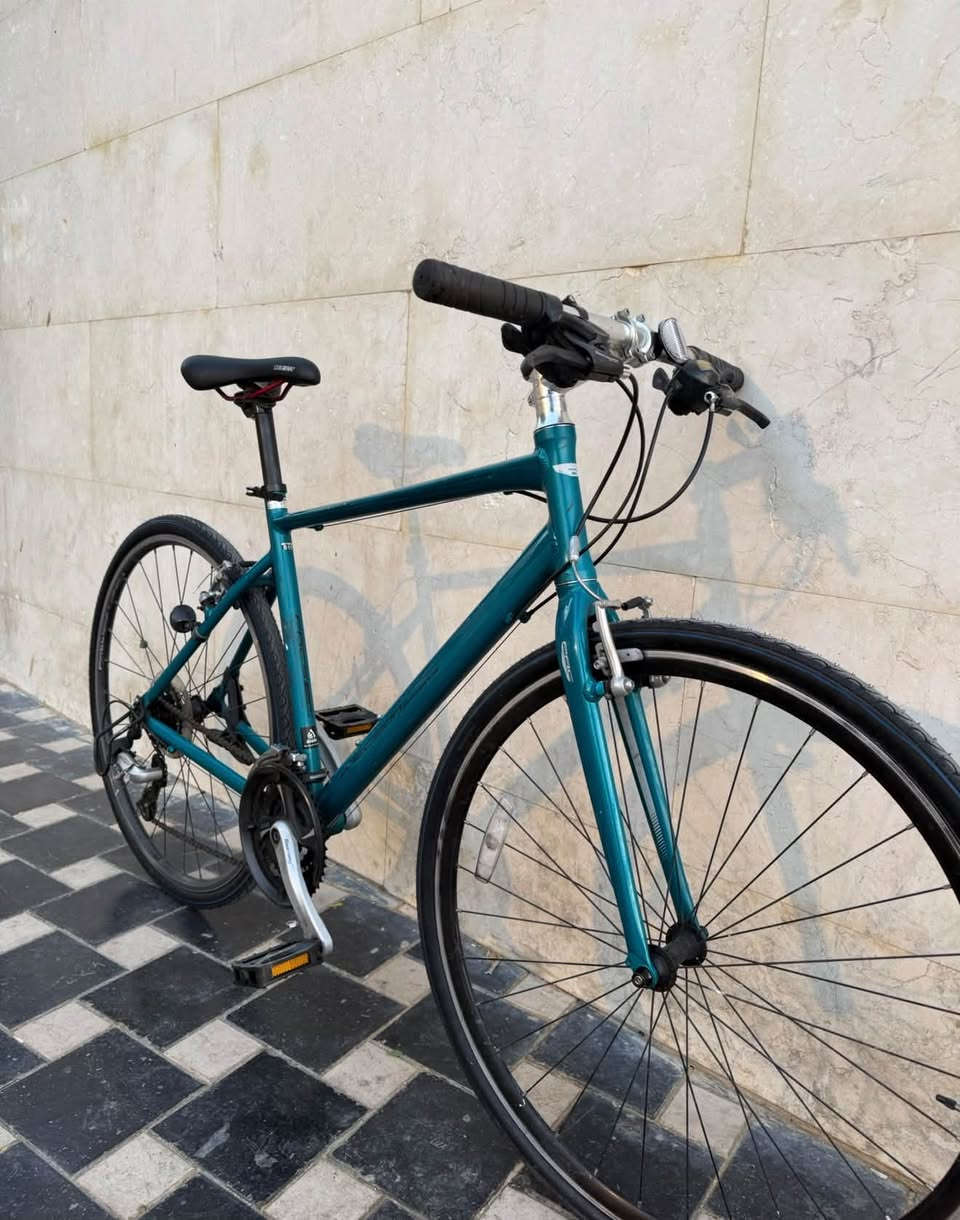 سلام وعليكم
بايك c700 من ماركه parecision sport المعروفه 
اليدور شي مميز و لون بالحقيقه احلا من الصور شي تحفه 
البايك كسر حاويه 
معدن فول المنيوم خفيف الوزن 
حجم البايك 28 ارتفاع 510 حجم m مناسب لطوال القامه 
البايك جاهز من كلشي 
سستم كير TOURNEY TX  3.8
كله سستم واحد من البايدرات و كيوره يدات ختم واحد 
وياله المنيوم طبقتين موس 
بريكات سستم واحد مضبوطه   
البايك كله ختم واحد 
مكان بغداد الاعضميه 
سعر البايك 225  وبي مجال 
للحاب يتفضل خاص او ***********
