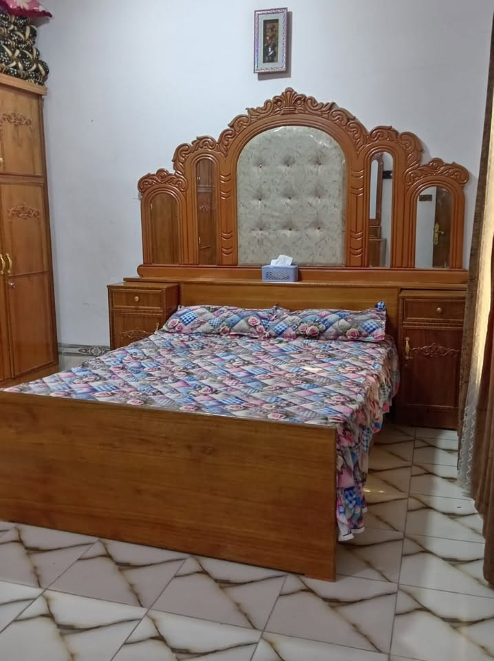 بيع غرفه أخشاب اني مشتريه مليون 100
جديده احله من صوره سعره 800 وبيها مجال قليل *********** واتساب بابل القاسم
