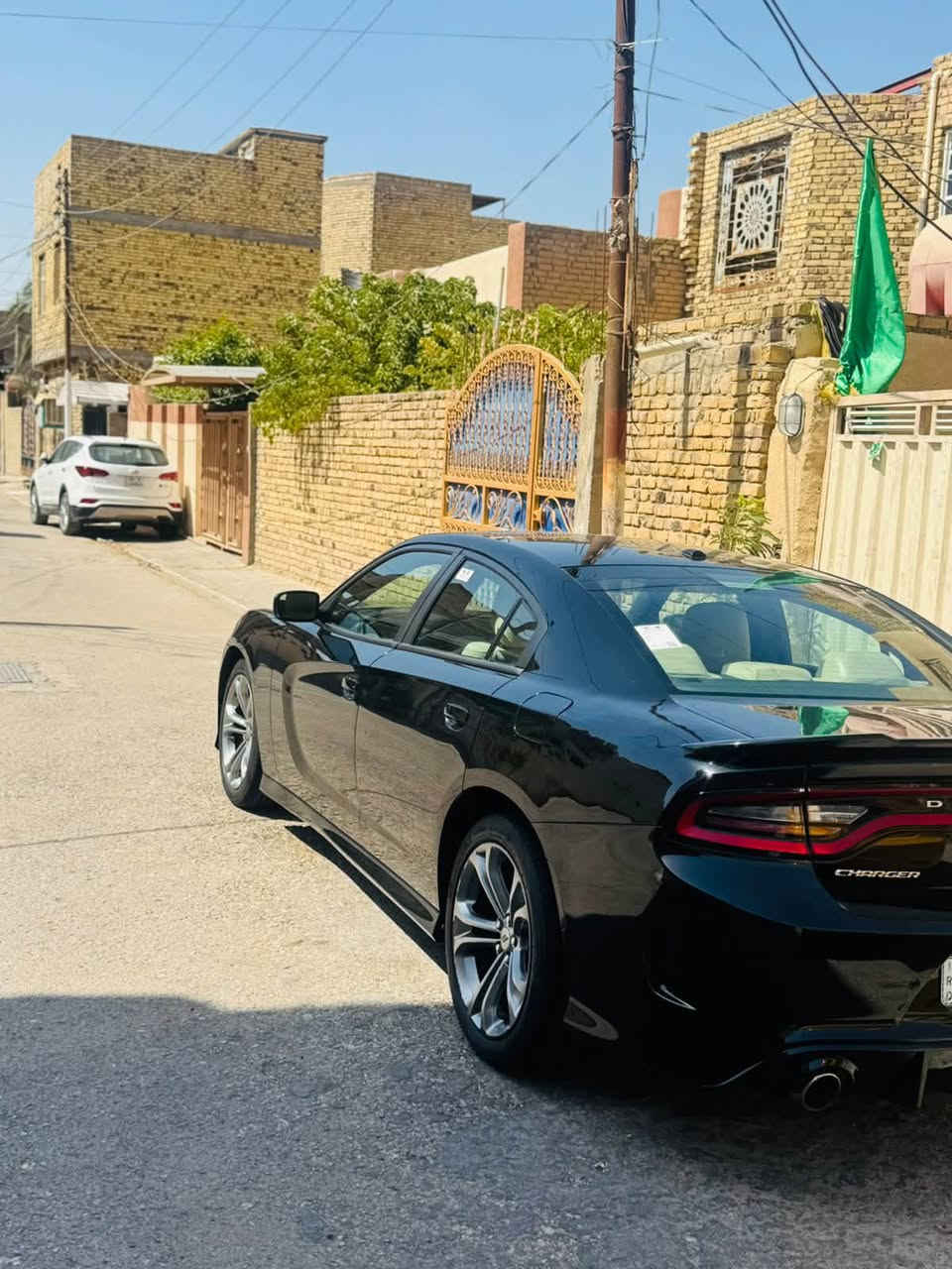 سلام عليكم الي دور جديد بس يمي وخلاص
جارجر 2019 فول موصفات خنك للخير مكنية 3600
حادث السياره موضح بالصوره 
السياره رقم بغداد دولي بسمي 
جدآ جديده السعر 210 وبيها مجال 
المكان النجف كوفه حي ميسان
***********
