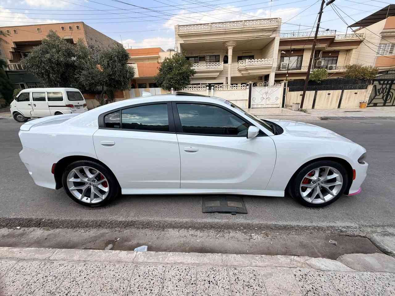 جارجر 
جيتي بلص
كفاله عامه بدون صبغ ولابارد
2019
خليجي شركه هارلم
رقم دهوك 
فحص هزه جديد
فتحه سلايت
كشنات حارربارد 
كشنات خزن
ماشيه ١٠٠
مكانها موصل 
***********
