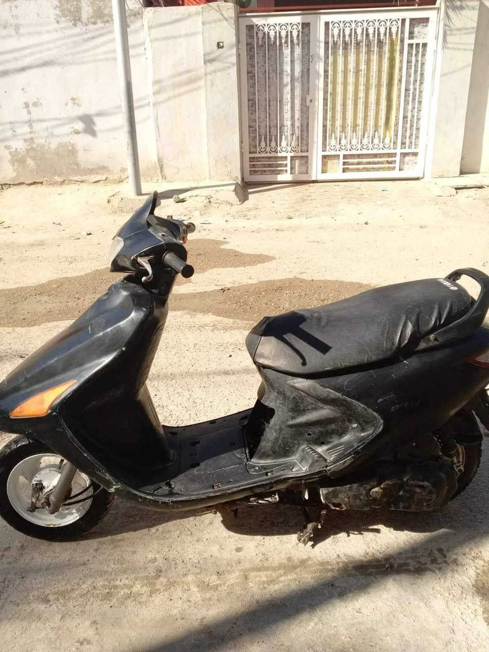 دراجة فراشه للبيع بس عوزه تجفيت سعره 200 وبيه مجال بسيط  اول مره فتحته رقمي  *********** مكاني النجف الاشرف ابو صخير خلف اعدادي الصناعه قرب مرقد سيد حسن المقتدر
