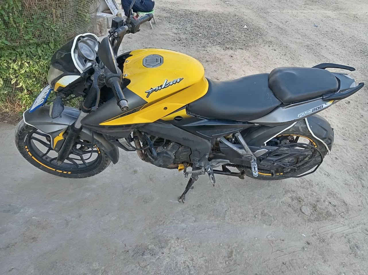 بولسر • NS200 • مرقمه