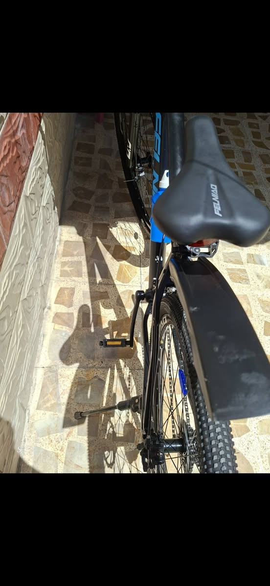كوردي وعربي
بايسكل من ماركة Felnaio  نسخة super speed 100 فريم
 المنيوم  تاير المنيوم   قياسه كبير قياس 29 دبل فتح وقفل وفرامل ديسك و يجي 21 سرعة 7 خلفي و 3 امامي بايسكل جداً نظيف مثل الجديد كامل شغال فرامل كير دبل ابيع بشرط النظافة 
سعرها 220 الف 
مكاني اربيل 
واتس ***********
  
 پایسکێل مارکەی Felnaio  کە بەناوی super speed 100 لاشەێ المنیومە ویلێ المنیومە قیاس گەورەیە قیاسی 29 دبڵی هەیە قفلیش دەبێ ستۆپ دێسکە 21 گێرە 3 پێشەوە و 7 لە دواوە باێسکلەکە زۆڕ خاوێنە بێ عەیبە کامل ئێش دەکات هەر وکو شەریکیە کامل بە شەرتی ئیشکردن 
نرخی 220 هەزار
شوێن هەوڵیر 
واتس ***********
