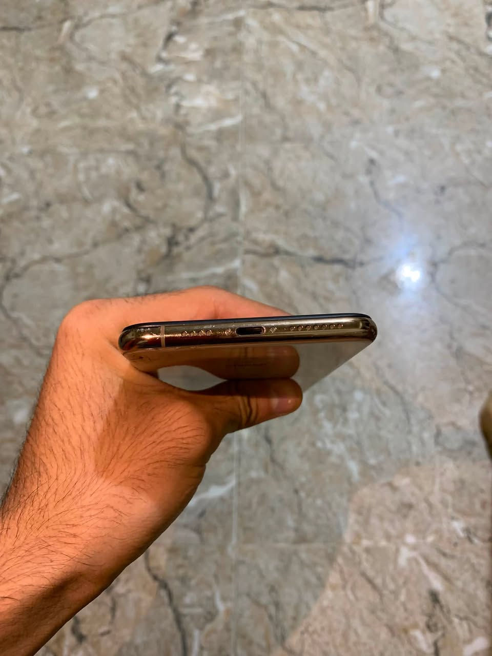 سلام عليكم آيفون اكس إس ماكس بطاريه 86ذاكره 256 ما مفتوح ما مفتوح كامرات فول للبيع السعر 250وبي مجال فقط ضهره مكسور /***********@إشارة
