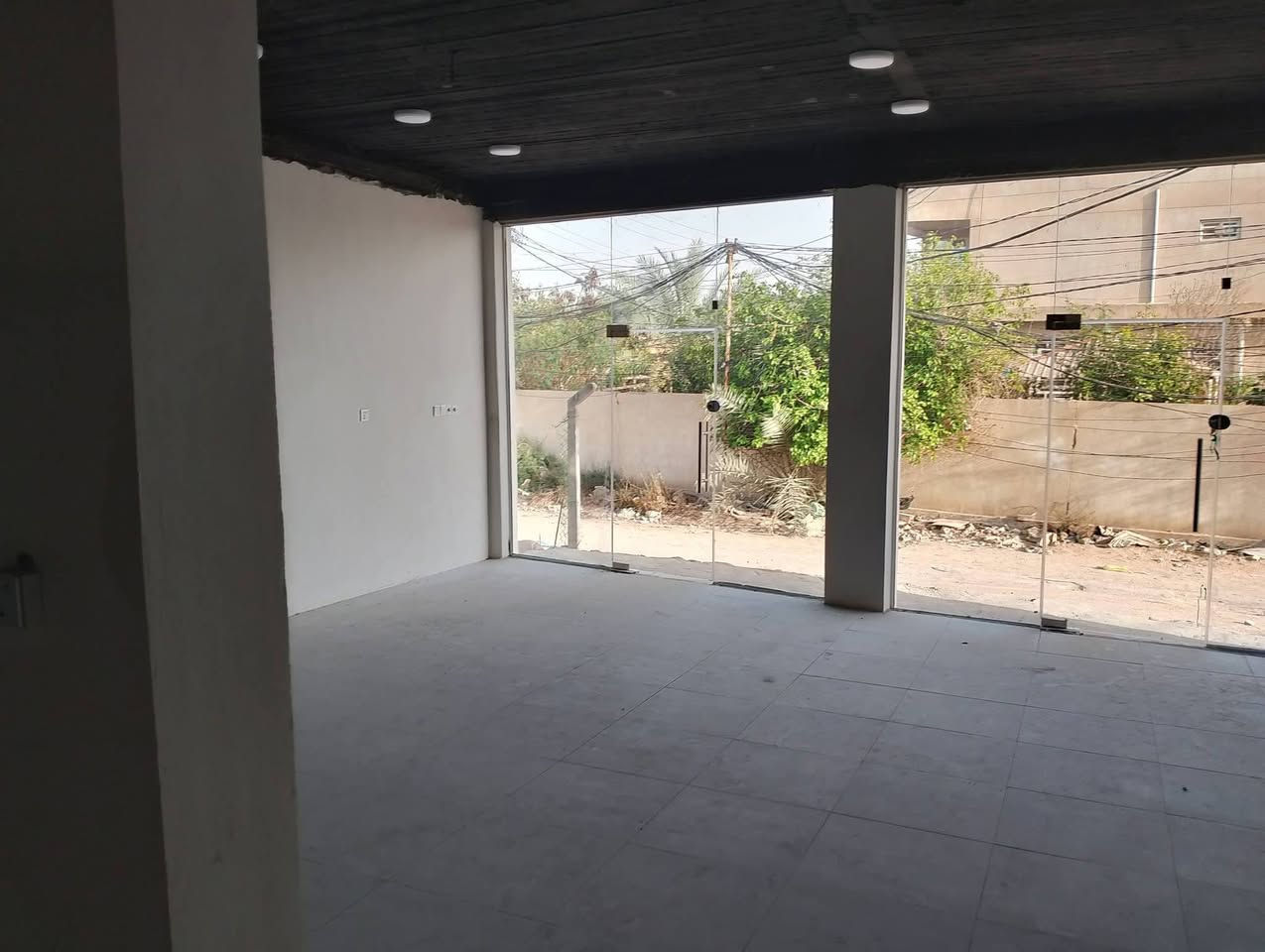 🏪 محل للإيجار – كربلاء / الحر

📍 العنوان: كربلاء – الحر، مقابل المستشفى التركي، منطقة عرب صالح.

🔹 يصلح أن يكون سوبر ماركت أو مخزن
🔹 المساحة الكلية: 100 متر تقريباً
🔹 الطول: 13 متر
🔹 العرض: 7.5 متر
🔹 متوفر كافة الخدمات
💰 سعر الإيجار: 200 ألف دينار شهرياً

📞 للاستفسار والتواصل:
***********
📱 واتساب متوفر
