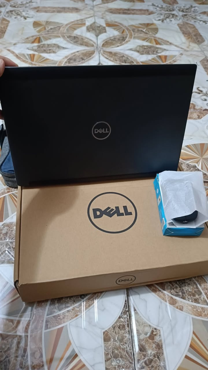 سلام عليكم لابتوب جديد استعمال كلش قليل DELL precision 15 7530 i7-8750H  16GB  512GB SSD 15.6in FHD NVIDIA Quadro p2000 رقم الهاتف *********** السعر 550
