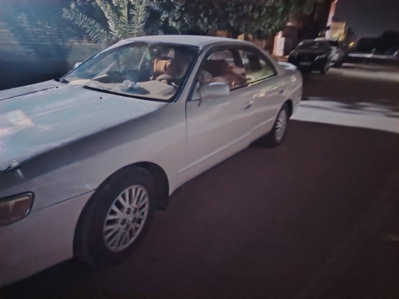 يشيزر موديل 2000 كفاله عامه سياره كلشي شغال بيها حتى التبريد مكانها بالشطره السعر 48 وبها مجال للشراي يتصل *********** اني مكلف بالنشر.
