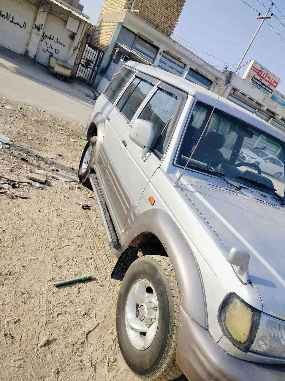 السلام عليكم من رخصه الأدمن كالوبر موديل 99 رقم بغداد تحويل مباشر مكينه وكير بلادي اوتماتيك بانزين تخم تاير كهربائيات شغاله دواخل جديده بلاديه بدون صبغ حداديه نضيفه مكان السيارة بابل الحمزه الغربي 
السعر 43 وبيه مجال 
موبايل ***********
***********
