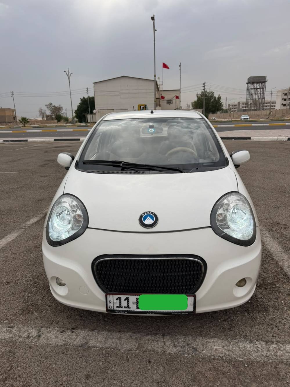 جيلي باندا LC • ٢٠١٣ • شاشة وكاميرا