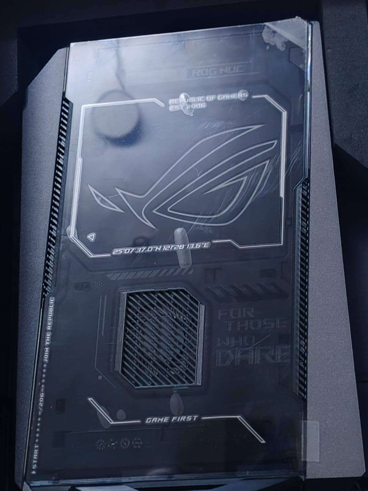السلام عليكم من رخصه الادمن المحترم يتوفر مني كيمنك للبيع نوع ASUS NUC مستورد خاص  غير مستخدم لا يوجد في السوق العراقي مواصفاته مرفقه بصور الجهاز بدون شاحنه والشاحنه متوفره بالسوق العراقي للتوصل ***********
