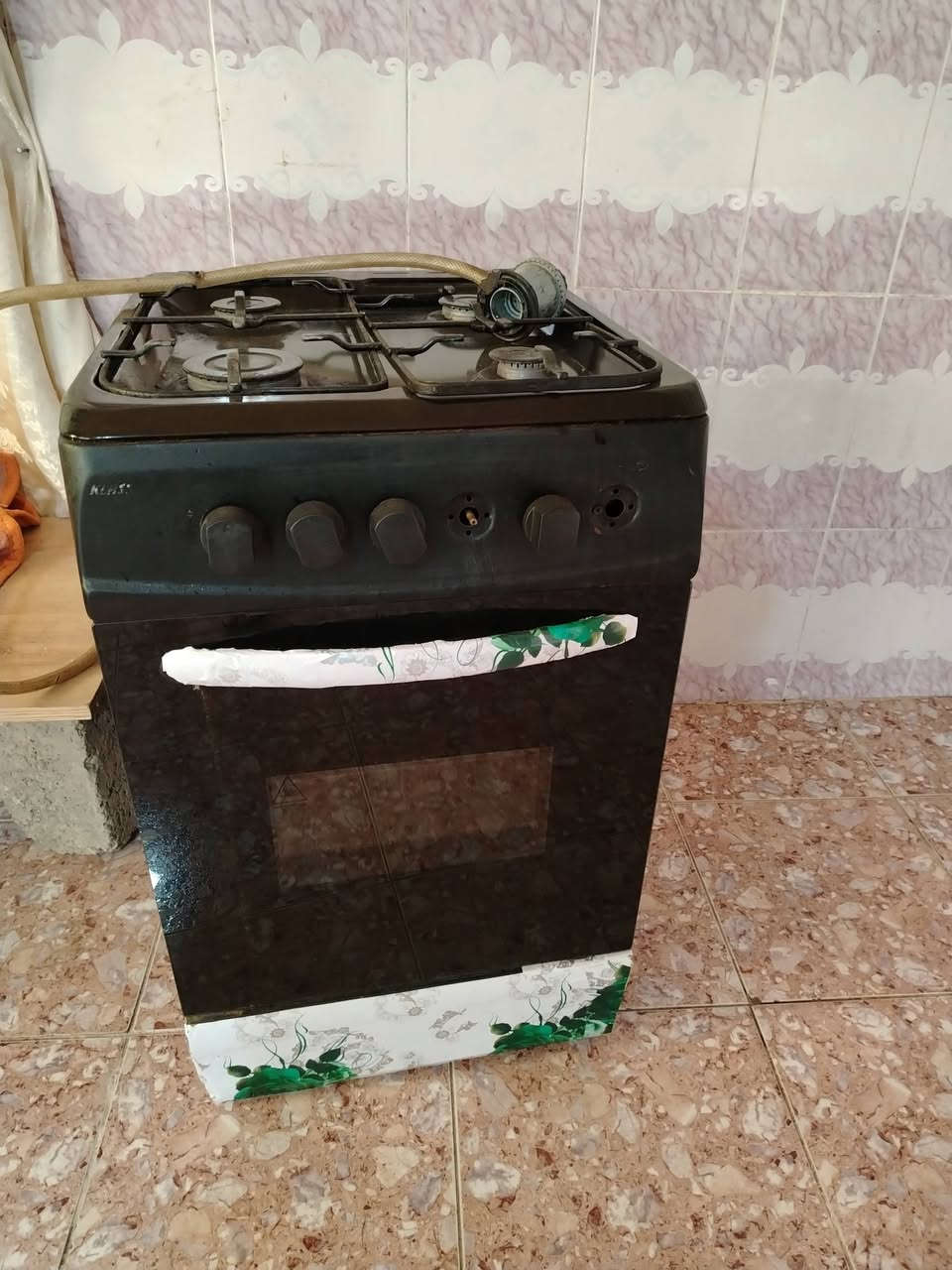 ماطور شغال جديد سعره 30  طباخ شغال ولفرن شغال اي عيب مابي سعره 40 وبي مجال لشراي رقم ***********  وتساب
