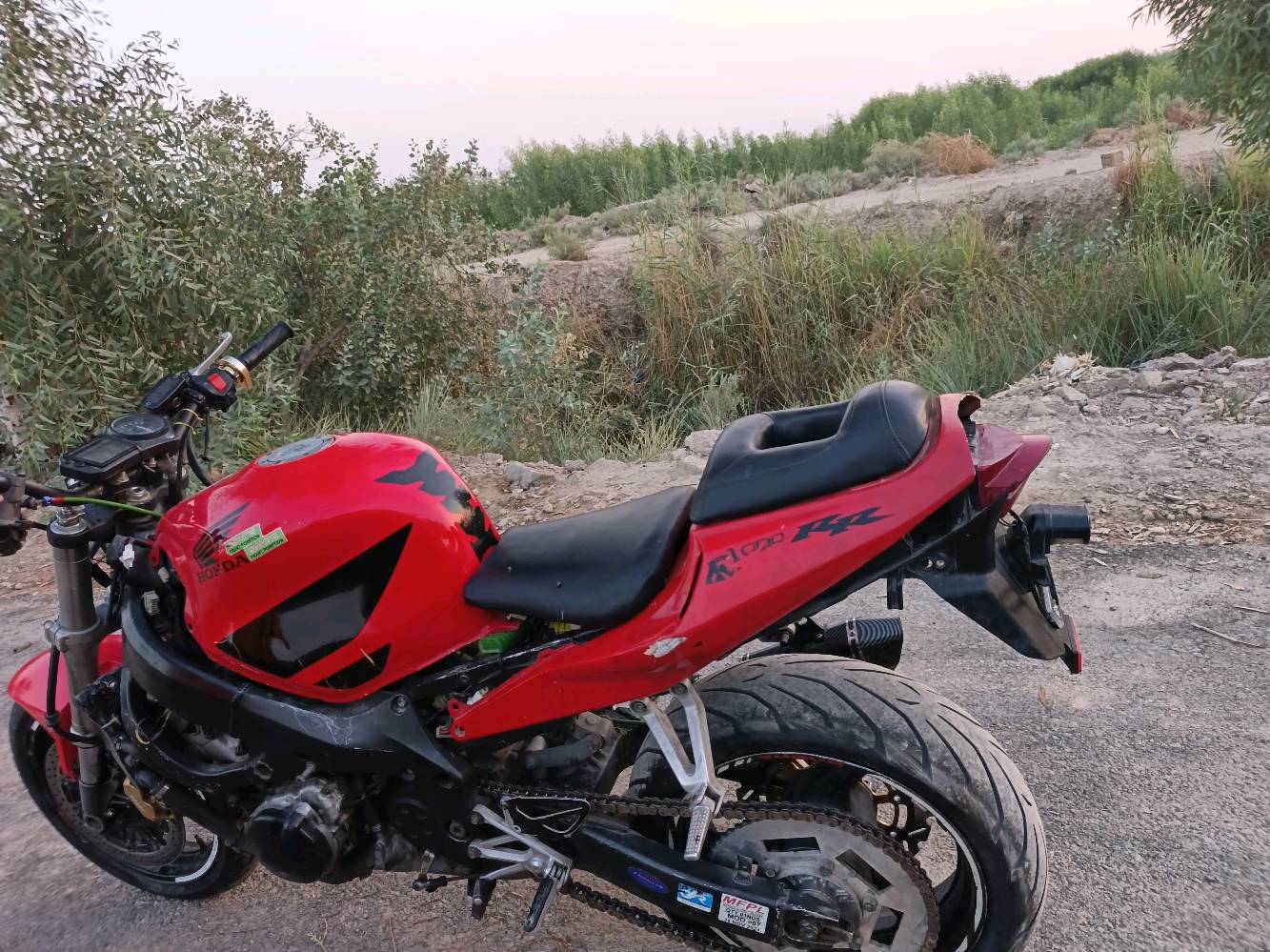 سلام عليكم  دراجه البيع N4lبس مكاتبه موديل 2004 كهربائيات كلهء
شغاله  نكره بكل وقت الحماوه ثابته بل زدحام 80
الدراجه شلعه او معدل كلش حلو للدراجه رياضيه 
شرط المكينه خرسه اذا متعجبك ترجعهء تايرات زوج جدد اليوم شديتهن 
سبب البيع   صوتهء قوي 
السعر 18او بيهء  مجال كلش غليلل المكان 
بغداد المدائن سلمان باك التصال 
***********
يرحم والديك مو شراي لا تعلق