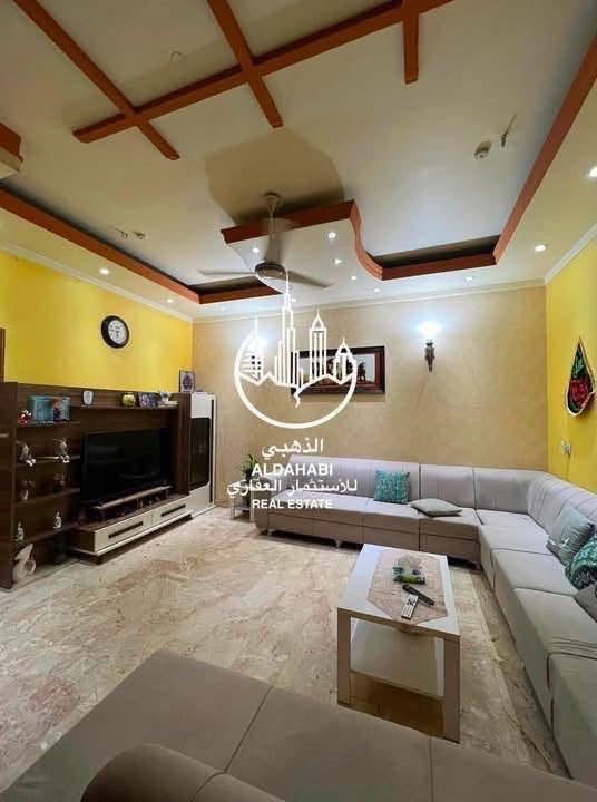 بيت طابقين للبيع في الخضراء البيت حديث ونظيف جداً
.
جنس العقار / طابو ملك صرف باسم شخص واحد 
مساحة البيت 153 متر 

مواصفات البيت / يحتوي اربع غرف منام بالإضافة الى صاله ، استقبال ، مطبخ ، صحيات ، كراج ، حديقة 
.
السعر 500 مليون 
.
للمعلومات اكثر 

الاتصال على الرقم الموضح ***********
او زيارة موقعنا 
البصره _ شارع عام حي الزهراء _ قرب مستشفى النفط 
الذهبي للاستثمار العقاري
مجاز قانونياً

