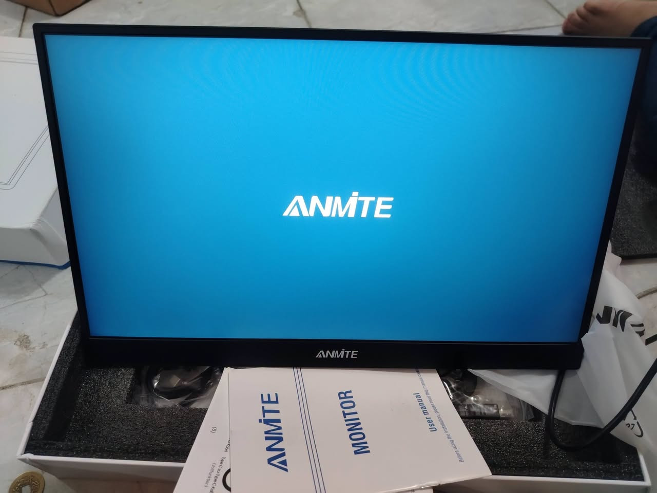 شاشة مونيتر ماركة ANMTE
حجم 15.6 جديد بالكارتون كامل ملحقات

الشراي يراسلني
