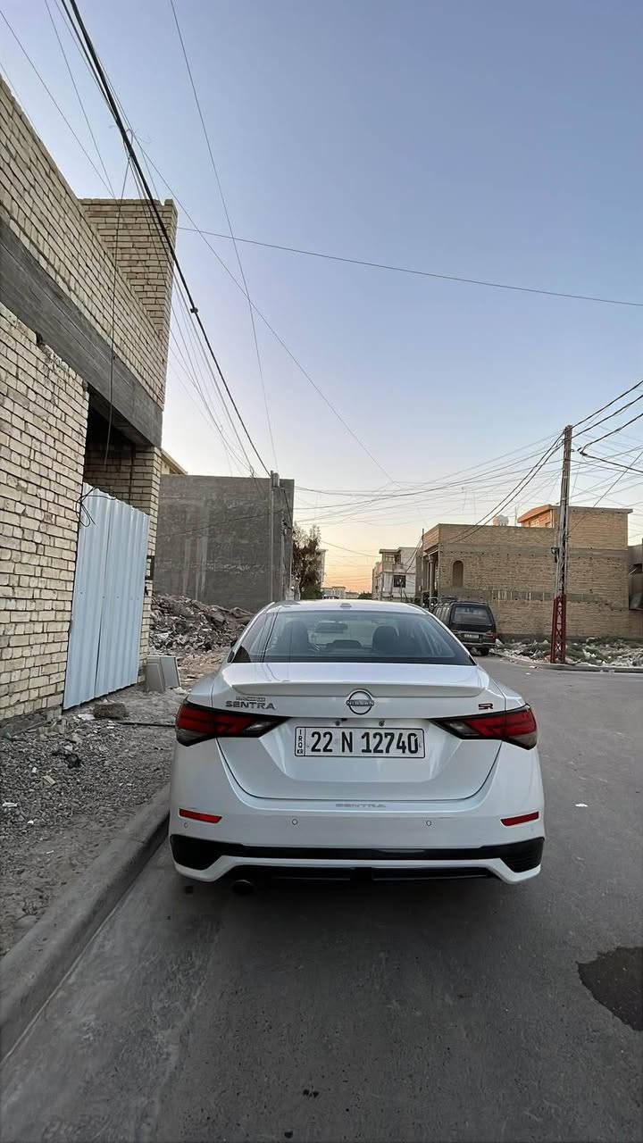 🚘 للبيع نيسان سنترا SR موديل 2024 — وارد أمريكي، فل مواصفات، بحالة ممتازة جداً

سيارة شبابية، اقتصادية، مريحة ومليئة بأنظمة الأمان والرفاهية، بلون أبيض أنيق وداخل أسود رياضي، جاهزة للاستخدام ولا تحتاج أي مصروف.

🔹 معلومات السيارة:

• النوع: Nissan Sentra
• الموديل: 2024
• الفئة: SR فل مواصفات
• المنشأ: وارد أمريكي
• المحرك: 4 سلندر سعة 2000 سي سي
• ناقل الحركة: أوتوماتيك
• اللون الخارجي: أبيض
• اللون الداخلي: أسود
• المقاعد: جلد
• المسافة المقطوعة: 21,000 ميل فقط
• رقم أربيل

🔧 حالة السيارة والحادث:

• حادث السيارة ضربة خفيفة بالجاملك الأيسر فقط
• السيارة بدون تبديل وبدون صبغ
• صبغ وكالة بالكامل
• الشاصي والأعمدة سليمة
• المكينة والجير والتبريد والتكييف بحالة ممتازة ومكفولة
• السيارة شغالة بالكامل، وجميع الأنظمة والمواصفات تعمل بصورة طبيعية
• السيارة جاهزة للفحص من أي جهة يختارها المشتري

✨ أبرز المواصفات:

• فتحة سقف كهربائية
• تشغيل عن بُعد
• تشغيل بصمة
• دخول ذكي بدون مفتاح
• شاشة وسطية
• كاميرات محيطية 360 درجة
• Apple CarPlay وAndroid Auto
• نظام صوت Bose
• تكييف أوتوماتيكي ثنائي المناطق
• مقاعد جلد رياضية
• تدفئة المقاعد الأمامية
• تدفئة الستيرن
• ستيرن جلد متعدد الوظائف
• جنوط SR رياضية أصلية قياس 18 إنج
• إضاءة LED
• مرايا جانبية كهربائية
• حساسات أمامية وخلفية
• فرامل يد إلكترونية
• نظام Auto Hold
• مثبت سرعة

🛡️ أنظمة الأمان والرادارات:

• رادارات أمان متكاملة
• رادار أمامي
• نظام التحذير ومنع الاصطدام الأمامي
• نظام مراقبة النقطة العمياء
• تنبيه الخروج عن المسار
• حساسات وكاميرات محيطية
• نظام مراقبة ضغط الإطارات
• أنظمة الثبات والسيطرة الإلكترونية
• جميع منظومات الأمان شغالة بالكامل

السيارة نظيفة جداً من الخارج والداخل، مواصفاتها عالية، قيادتها ناعمة واقتصادية بالوقود، ومناسبة للاستخدام اليومي والعائلي.

📍 مكان المعاينة: بغداد — الغزالية
💰 السعر المطلوب: ___16،000___ دولار
📞 للتواصل:***********
📞 للتواصل: ***********

المعاينة والفحص خير دليل، والتفاوض بالمعقول يكون بعد مشاهدة السيارة. بغداد, العراق
