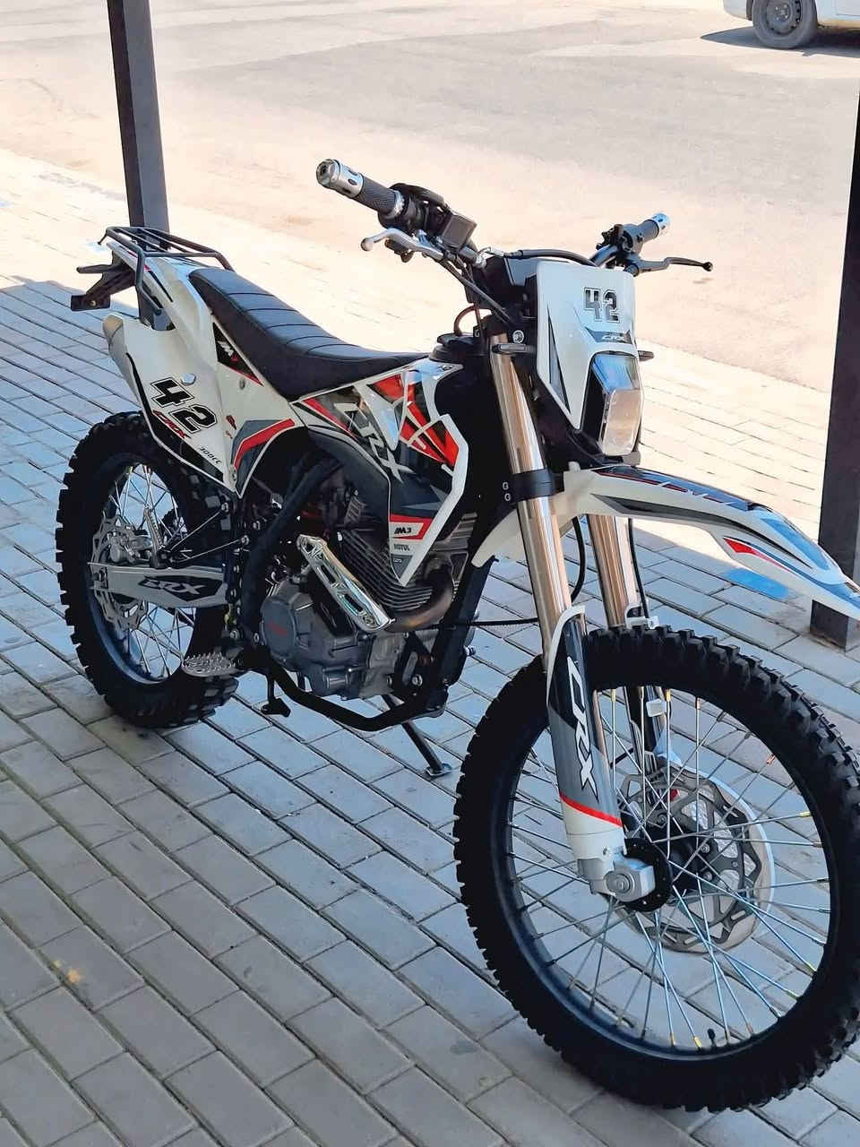 السلام عليكم دراجه قفاز crx موديل2026 للبيع  السعر 675 الف قفل قفل دراجه محرك 300cc بعدهه جديدة بحاله الوكالة  أستخدام شخصي شراي ***********
