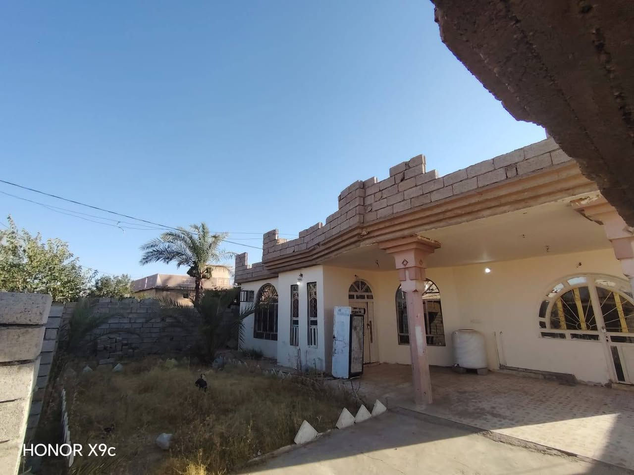 السلام عليكم يوجد بيتت 🏠 مع قطعه  ارض الموقع  بيجي
قريه المزرعه 

المساحه البيت 400 مساحه الأرض 300

يتكون البيت من 3 غرف نوم

مع مطبخ + استقبال+هول+صاله 

كاعيه البيت الداخليه والخارجيه كاشي 

السعر55 قابل للتفاوض

للستفسار ***********////:
‭***********‬

@إشارة
