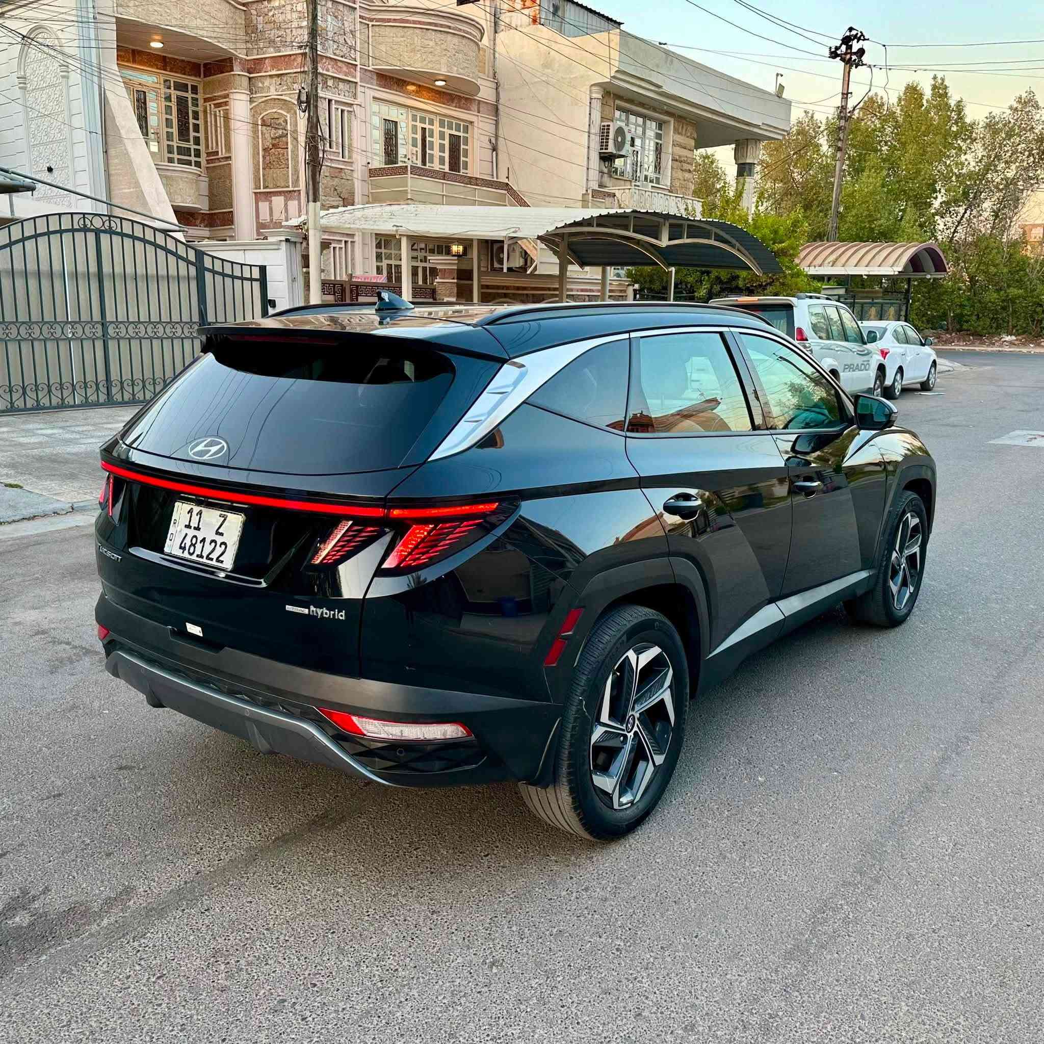 HYUNDAI TUCSON, HYBRID،LIMITED
سنة الصنع :-2024
عداد المسافة:-54000 كم 
حجم المحرك :- 1.6 تيربو هايبر
المواصفات:-
نظام ذكي: تقديم وترجيع السيارة عن طريق الريموت 📱 • سقف: بانوراما 🌌 • رؤية كاملة: كاميرات 360 درجة (محيطية) لرؤية كل الزوايا 🔄 • راحة: مقاعد كهرباء (عدد 2) مع نظام تدفئة وتبريد وخزن كراسي 🛋️ • قيادة متطورة: نظام تحديد المسار، أوتو هولد، وهاند بريك وكير بصمة 🕹️ • تشغيل: بصمة تشغيل + تشغيل عن بعد 🔑 • إضاءة: لايت ليد زينون متطور وحساسات أمامية وخلفية 💡 جنطة كهرباء، مانع انزلاق، ويل كب، وشاشة كبيرة 🖥️ • 
نظام اوتو بريك ،رادارات عدد 4
العنوان :- الكرخ /حي الخضراء
للتواصل:-***********
الاضرار كما في الرابط ادناه⬇️
https://bid.cars/en/lot/0-42353105/2024-Hyundai-Tucson-KM8JECD12RU220445
