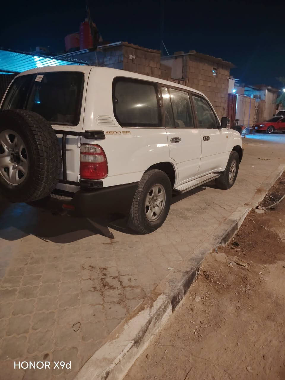 اسلام عليكم ورحمة اخوان السياره للبيع
موديل ٢٠٠١
مكينه شراط كيرشىاط
حداده شراط ٦ تاير جديد
السعر ٩٠ ورقه العنوان بصره الزبير
***********
اخوان لا اروس ولا دين ولا بعدين

نص مكتوب في الصور:
- HONOR X9d