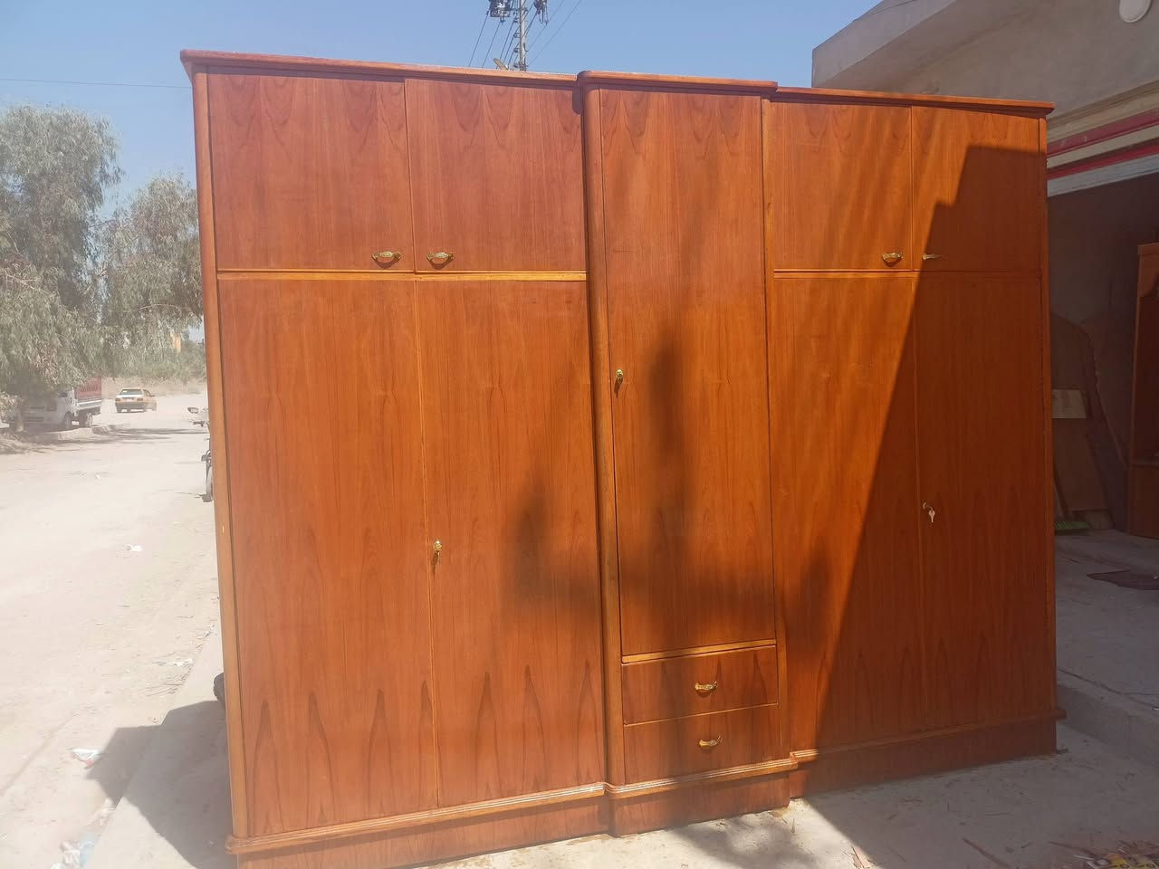 غرفه ملحق خمس ابواب السعر 475بي مجال العنوان حي الانتصار شارع 30قرب المركز***********كورك وتساب فقط 
***********اتصال

