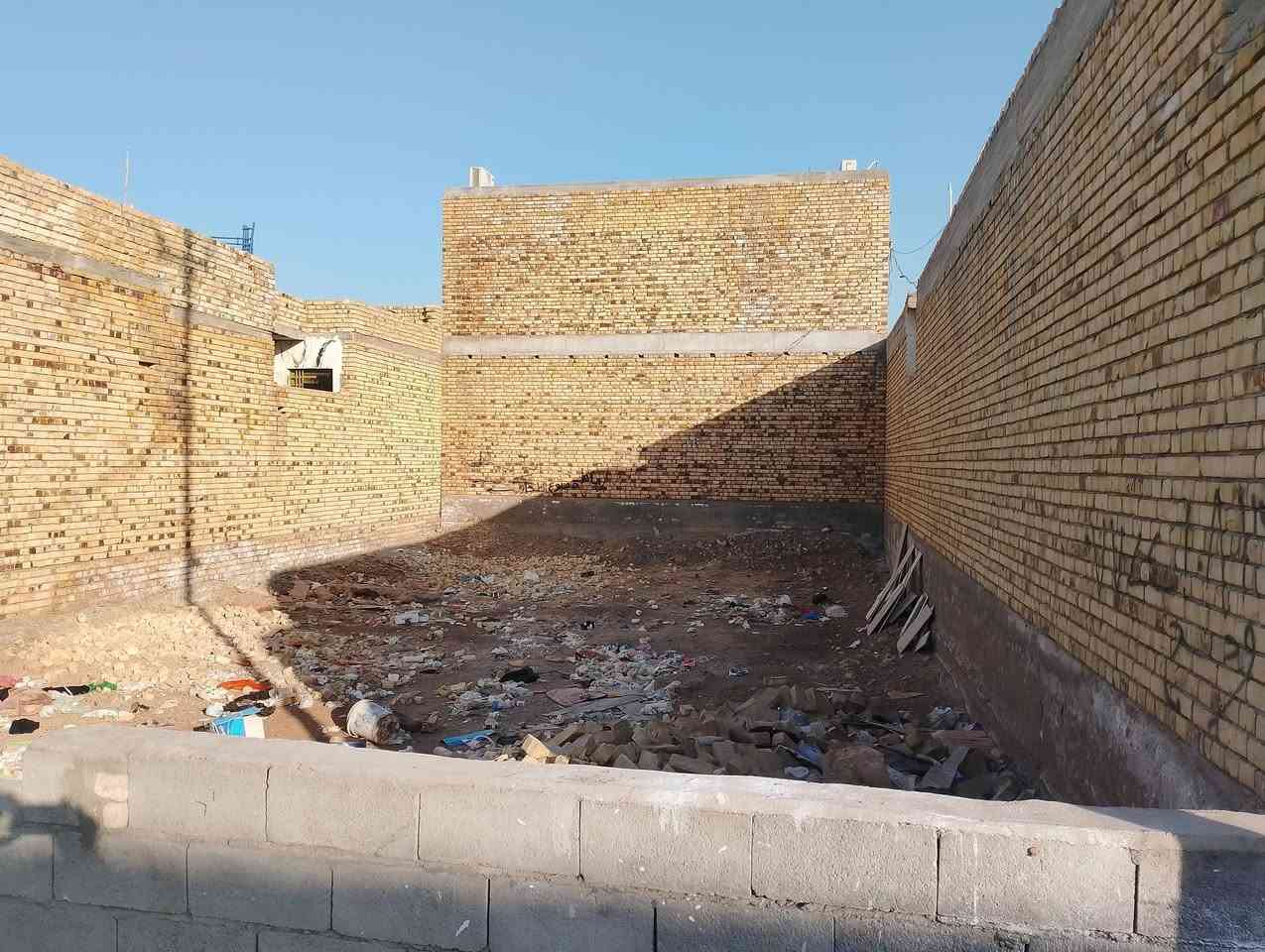 السلام عليكم
قطعه ارض للبيع مساحه 200 متر نهاوند بظهر معمل البلاستيك 
للتواصل على هذا الرقم
***********
