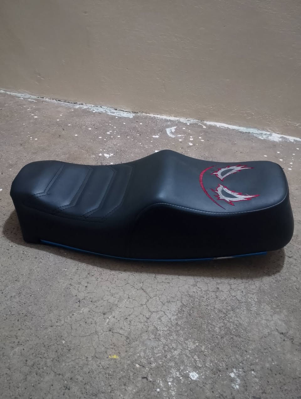 سلام عليكم كشن  جديد تفصال وزن ثكيل اب40 الف 
مكاني ايسر حي القدس
