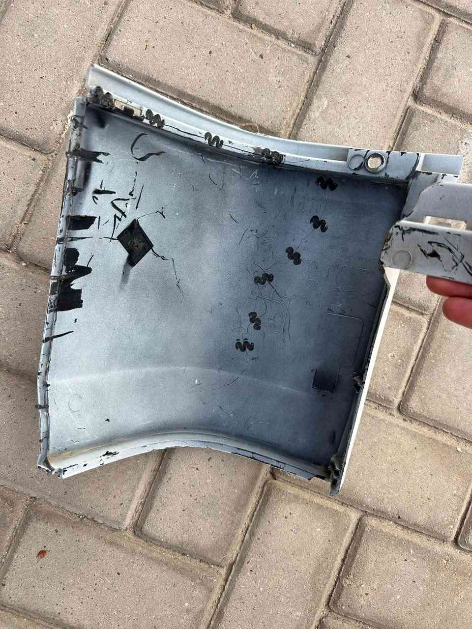لغد جوه لبكلايت اصلي بس مصلح فايب كلاص جهت سايق اليسره مال شيري قيم واخذه مكاني بصره الله شاهد بس صبغه يرجع وكاله وتكدر تشده بدون صبغ لان فطر بسيط ومصلح 
الرقم ***********
