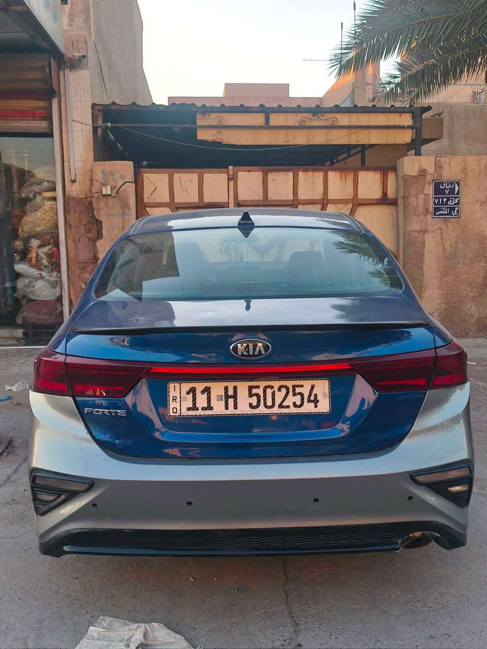 سلام عليكم 
فورتي 19 
مصبوغه عاااام  اثر جراااد 
حادث حلوو  موضح بالمنشور 
ماشيه 113 مايل 
كير خير من الله 
محرك فقط كازكيت

سياره يرادله ترتيب من صبغ الشخوط ودعامه خلفيه جديده يرادله صبغ وبيها كم ترتيبات بسيط يعني من تاخذه لا دكلي هيج وهيج بيها اني اكلك يرادلها ترتيب شغلات بسيطه والبيها حجيتها ومستعجل على بيعته

سعره 100 وبيها مجال 
***********
