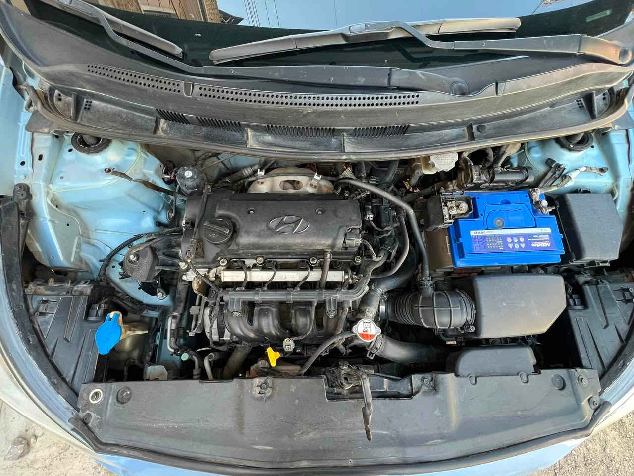 بسم الله الرحمن الرحيم
🚘 هيونداي أكسنت 2015 خليجي للبيع

سيارة استخدام شخصي وحالتها ممتازة، ومجهزة بعدة قطع جديدة:

🔹 مكينة 1400
🔹 منظومة تبريد جديدة ❄️ والتبريد ثلج
🔹 إدامة كاملة
🔹 قاعدات فيت بم كاملة جديدة
🔹 تايرات تخم جديدة
🔹 دسكات جديدة
🔹 صدر أمامي وخلفي جديد
🔹 السيارة بدون حادث
🔹باتري جديد

🎨 ملاحظات السيارة:
يوجد تصليح بسيط بالدوسات، وتصليح بالهلال الجام الخلفي، وتكحيل بالباب حوالي 5 أصابع.

📍 السيارة استخدام شخصي والمعاينة خير دليل.

💰 السعر: 94 ورقة
قابل للتفاوض بعد المعاينة وبحدود المعقول.

📄 السياره رقم دولي جديد  وبدون اي غرامات مصفره وباسمي شرط التحويل يكون ثاني يوم من الاتفاق.

📩 للجادين فقط، حياكم الله بالمعاينة.
رقمي ***********
