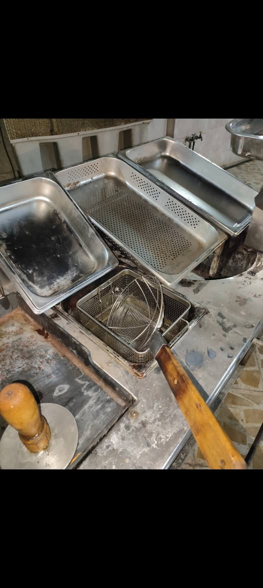 غراض مطعم للبيع مستخدم قليل ونظيفات طباخ مال فنكر وهمبركر وفلافل وبلانكات عدد ٦ ومثرامة حجم ٢٢ مستخدمه شهرين المكان بغداد مدينة الصدر
***********
غراض مطعم للبيع مستخدم قليل ونظيفات طباخ مال فنكر وهمبركر وفلافل وبلانكات عدد ٦ ومثرامة حجم ٢٢ مستخدمه شهرين المكان بغداد مدينة الصدر
