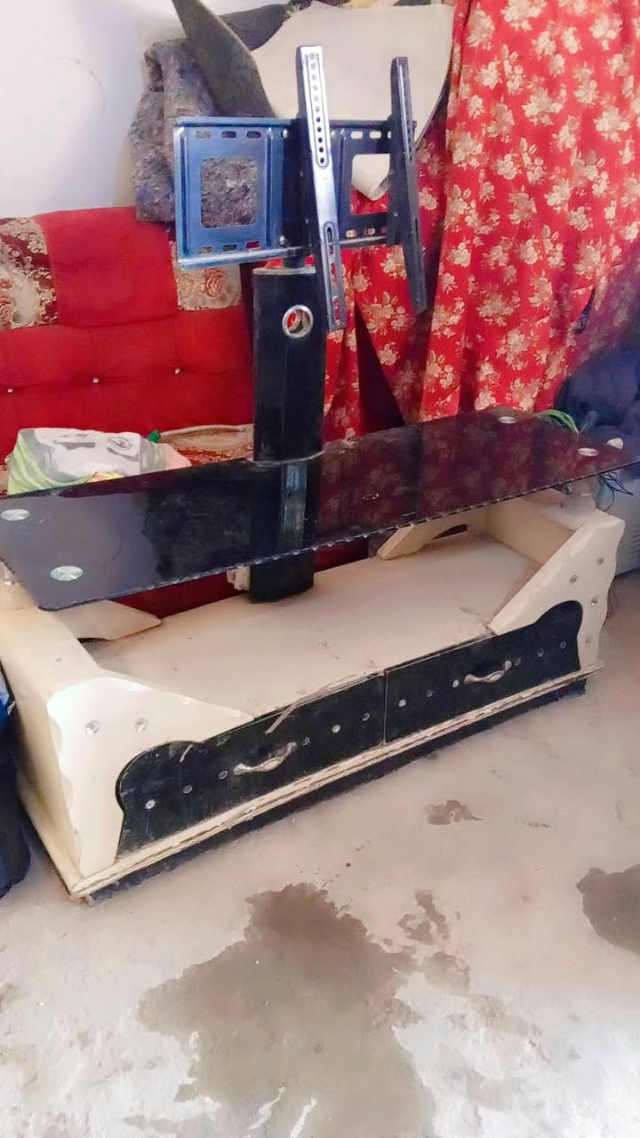 اغراض منزلية للبيع/ مبردة /ميز بلازما/تخم ١١مقعد اني مكلف بالنشر للاستفسار// ***********
