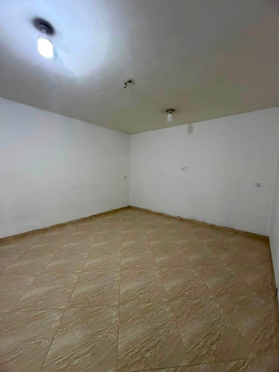 � للإيجار في السيدية –
📐 المساحة: 150 متر – ركن

🚪 مدخلين

🚗 كراج

🛏️ً 5 غرف نوم

🚿 خدمات صحية

📍 الموقع: السيدية – الضباط

💰 الإيجار: مليون ونص 🔶

للأستفسار اكثر☎️📞

***********
