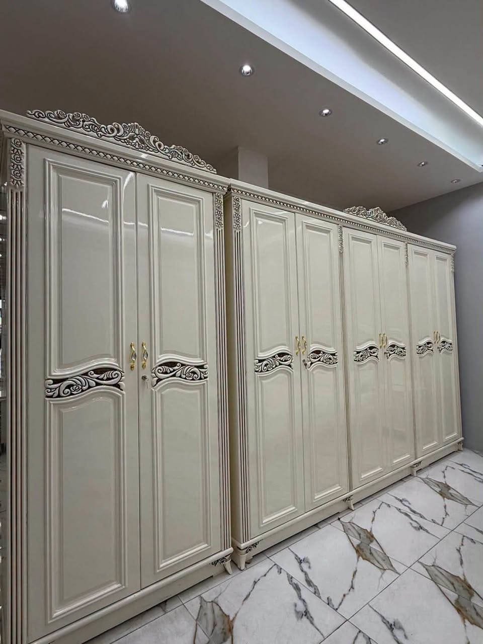 تم فتتاح  معرض الساهر  للاجهزه الكهربائيه  وغرف نوم ( واسط نعمانية شارع 13 مقابل اسواق الحاج خيون  - ***********(
