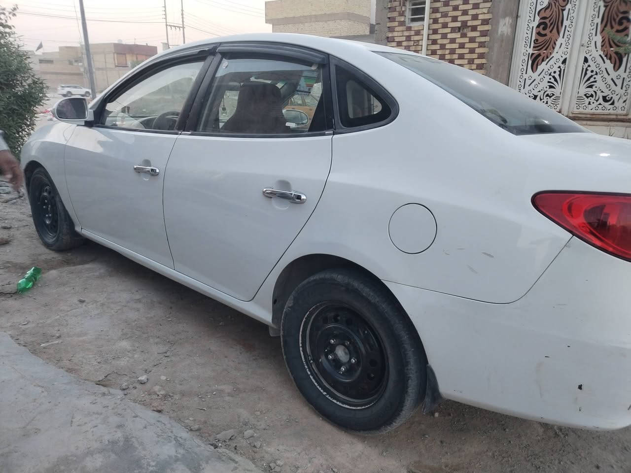 الانترى 9 نجف رقم نكليزي.
مكينه 2000 بيه خيط بخار بسيط
كير مكفول
سياره بيه صبغ حزام 
 عوره بسيطه ب لغد
حداديه كهربائيات تخم تاير ترايها يخبل 
 75 وبيه مجال مكان نجف
***********
