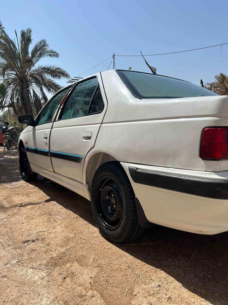 السلام عليكم 
بيجو بارص مديل 2015
السياره مكفوله مكينه كير تبريد ويه السويج كهربائيه شغاله 
البدي مكفول من ضربه وتبديل بيها شوي بس بل بنيد وبيها ملاحضات بصيطه
مكينه بلاد مالتها شرط السياره كلها بلاد 
رقمها نكليزي سنويه بعدها ما نتهيه راعيها موجود كبل تحويل
تخم تاير جديد تراي وين ما يعجبك

رقم تلفون اتصال واتساب ***********

السعر 45 وبيها مجال
