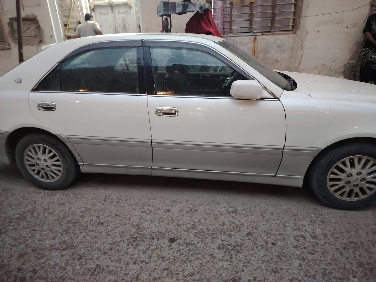 موديل 2002 • دكمتين • بدون براغي