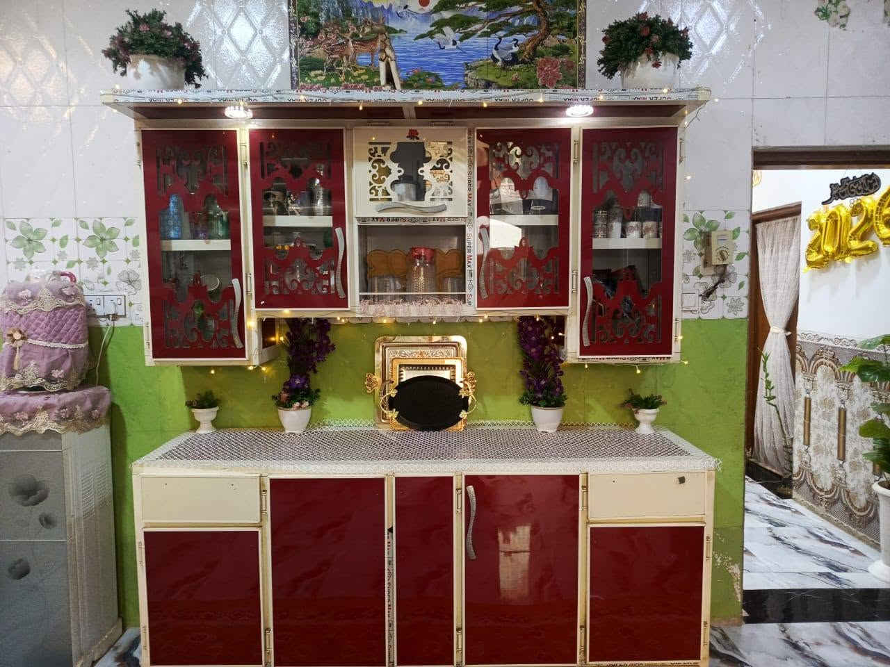 كاونتر  للبيع ٢م مع ملحق ٢م مع سنك متر ونص مرمر 
مستخدم نضيف  الشراي يتصل او يجي خاص ***********
