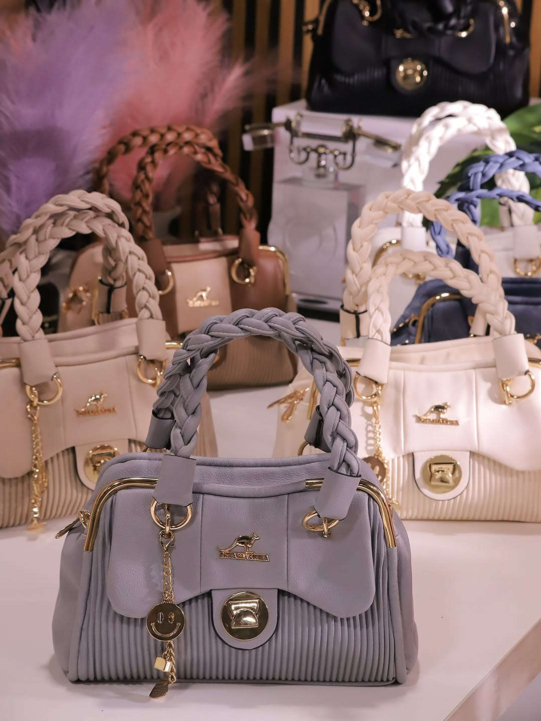 الجنطة تجنن😍كوالتي عالي جلد سوفت🦋

السعر ٢٠ الف …. حجم متوسط .. ٢ خانات 

❤️توصيل متوفر

نجف وجميع محافظات العراق 
للطلب راسلي وتساب 👇🏻

***********

العنوان النجف حي الحسين شارع كميل بن زياد
اوقات العمل من ٣ ظهراً حتى ١٢ مساء
