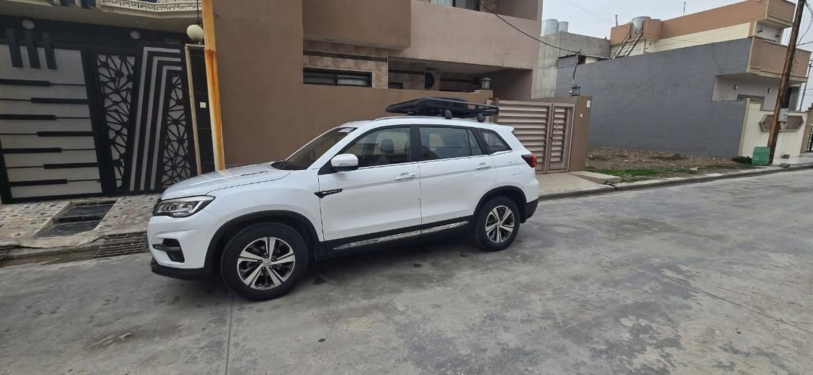 اسلام وعليكم سياره شانجان cs75 سعر 120$
المواصفات الداخليه
بصبه تشغيل
بصمه ابواب
تبريد 2 قطع 
تبريده ثلج 
شاشه اندرويد كبيره لمس
شاشه تفاعله 
wifl. 
مثبت سرعه
تحكم ستيرن 
اتو هولد
سايد بريك دكمه 
ثلاجه مثروبات 
مرايه كهربائيه 
جام كهربائي
عدد 8 قطع يرباك (وسائد هوائيه)
5مكبرات صوت 
نضام إنذار 
نضام ملاحه(GPS) 
مواصفات الخارجيه
قماره بانوراما
أضواء LED
اضواءزنون
حساسات ضغط الطارات
حساسات صطفاف 
كاميره خلفيه 
جناح خلفي 
ويل كب عدد4
اشاير بل مري
مري شفط 
اريل قرش (نفكيشن) 
مواصفات المكينه محرك 
cc1,800 تيربو 
4سلندر
كير وتو ماتيك
ماشيه 177الف
مكاني بغداد 
تواصل ***********
