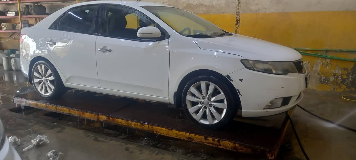 سيراتو اربيل ١٢ رقم القديم
بيه قطعه وحده  وبارد بأسم كردي
السعر ٨٥ وبيه مجال 
***********
