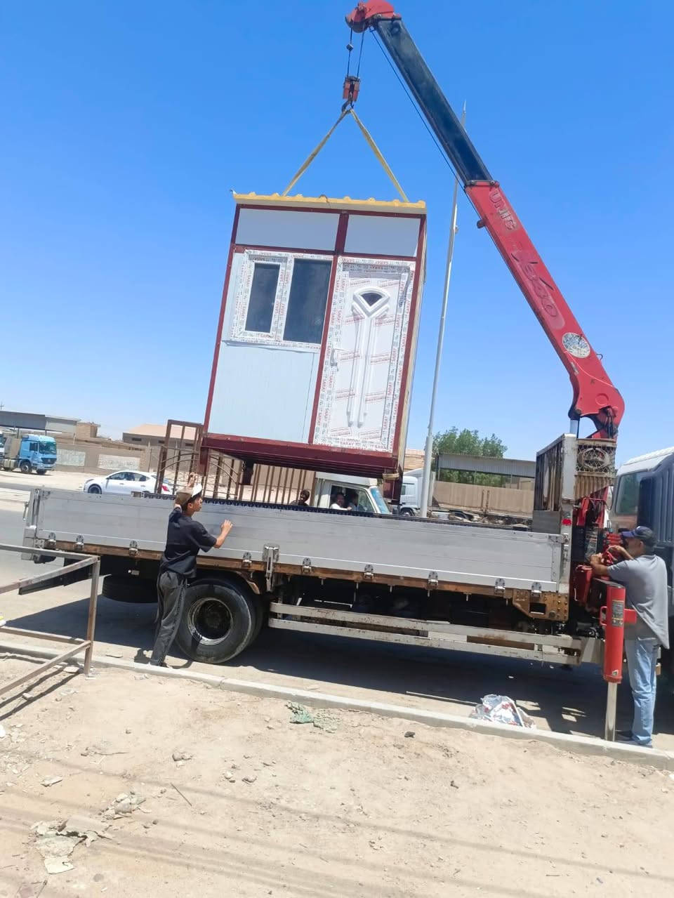 حدادة سيد عباس عمل داخل البصرة ( سقايف - سقايف كيسان - بيبان - شبابيك-كرفانات ) وجميع اعمال الحدادة  

***********
