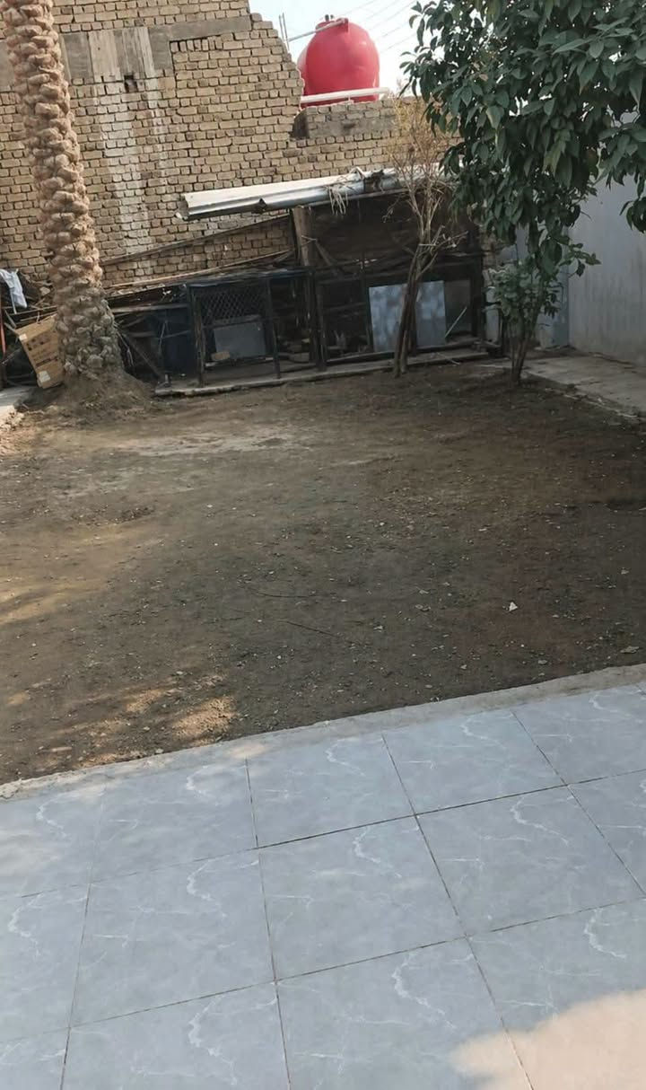 بيت للبيع أو مراوس :-
طابقين طابو صرف المساحة 300م موقع ممتاز.في أبي غرق بداية حي السلام على التبليط مباشرةً يبعد عن شارع الإمام حوالي 30م .السعر 195 مليون وبي مجال للشراي..يتكون من:-
الطابق الارضي ..غرفتين نوم ، صاله ، استقبال ، مطبخ حار وبارد ، صحيات  ، كراج مع حديقة ، ممر حول البيت ، 
الطابق الاول غرفتين نوم ، صالة ، صحيات ، سطح.. للاستفسار الاتصال على الارقام التاليه:-
***********
***********..واتس ٱب

