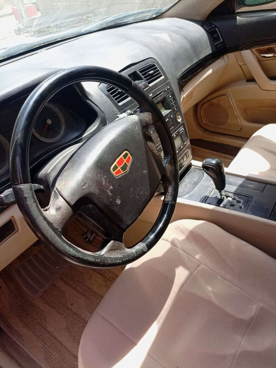 سياره ام كراند c8محرك مستيبوشي حجم 2000.,للبيع تبريد شغال مصبوغه عام اثر جراد وبعض خياس صاحبها بالناصريه سعرها 48 ماريد مراوس فقط بيع ومستعجل  ***********
